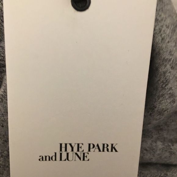 NWT Hye Park & Lune Tulip Hem Sweatshirt - Picture 7 of 7